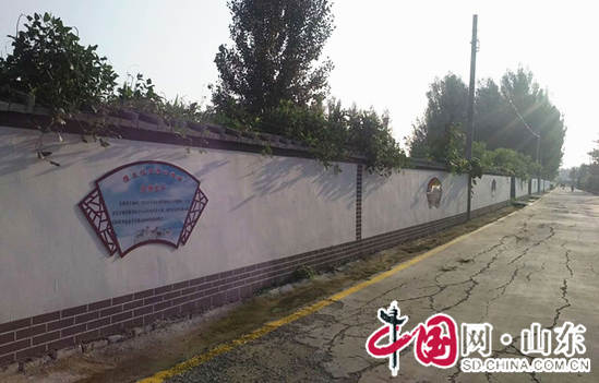 泰安肥城新城街道:打造村居特色文化墙 建设美丽乡村(组图)(图3) 泰安肥城新城街道:打造村居特色文化墙 建设美丽乡村(组图)(图3)